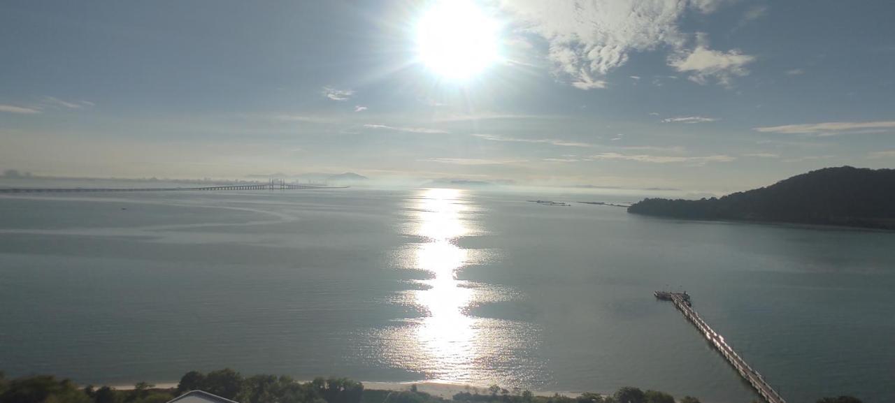Infinite Seaview With Penang Bridge Suite With Sunrise Up To 11 Person 峇六拜 外观 照片
