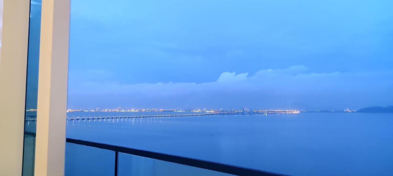 Infinite Seaview With Penang Bridge Suite With Sunrise Up To 11 Person 峇六拜 外观 照片
